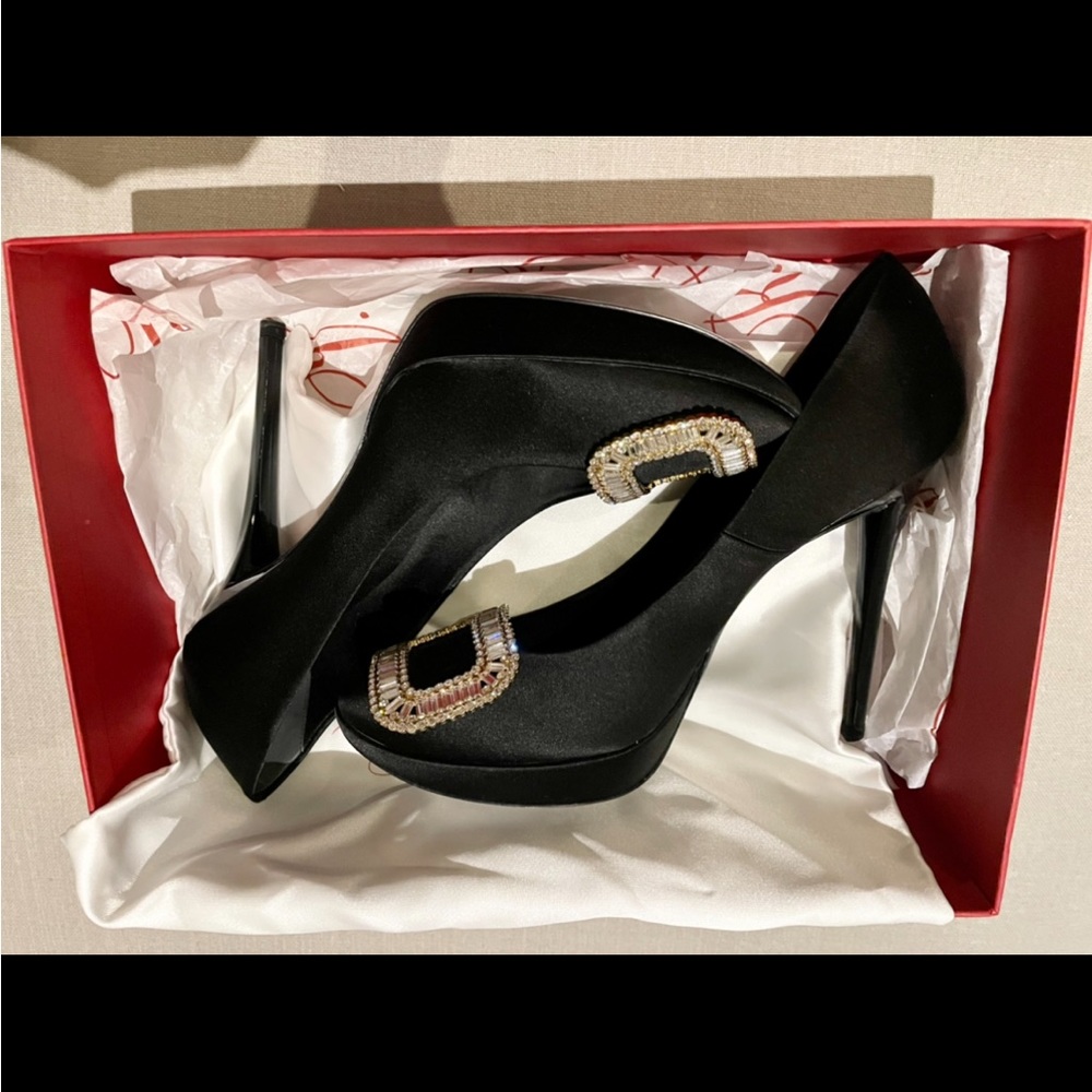 BNIB Roger Vivier black satin crystal embellished heels, perfect and never worn